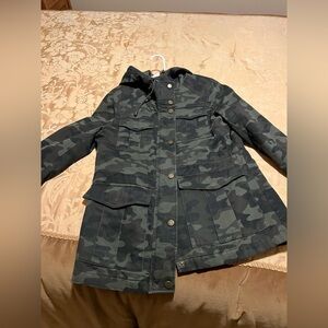 Lucky Brand nicely quilted lined zipper/snap closure Camouflage Coat/Jacket